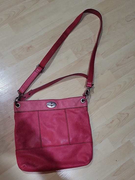 Fossil Handbags - Red Leather Crossbody Bag with Turn-Lock Closure
